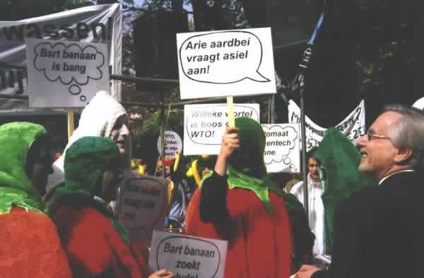 Demonstratie "WTO hands off mij plate, Den Haag.