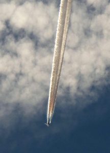 Chemtrails met vliegtuig 14 april 2013 Lelystad Miep Bos detail